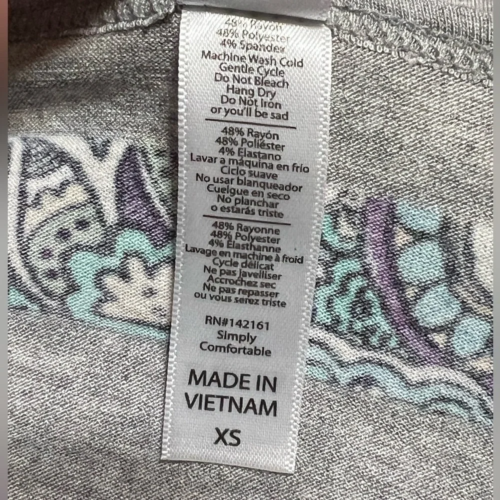 Lularoe Striped Long Sleeve Rayon Polyester Gray Patterned Top Women’s Sz XS - Picture 8 of 12